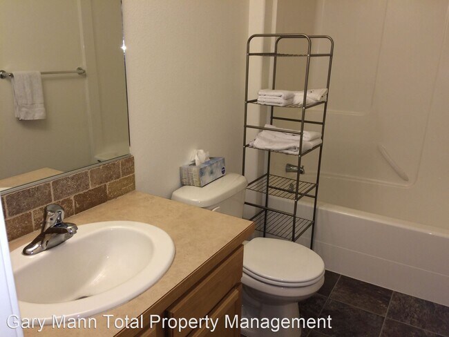 Building Photo - 3 br, 2 bath House - 1615 E Filmore Dr