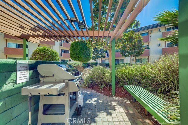 Building Photo - 5585 E Pacific Coast Hwy