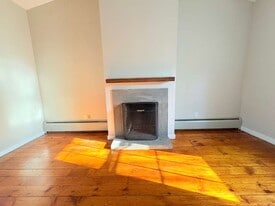 Building Photo - 604 Chapel St