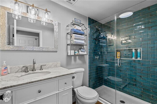 Building Photo - 391 Valley Rd