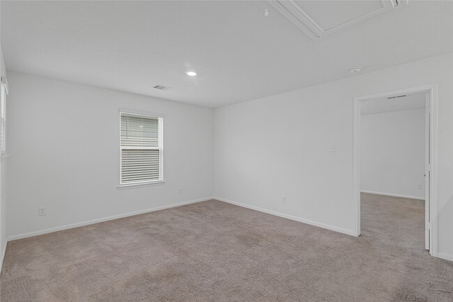 Building Photo - 647 Ash Mill Dr