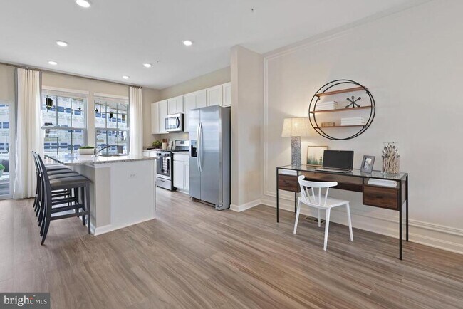 Building Photo - 1995 Fauna Dr