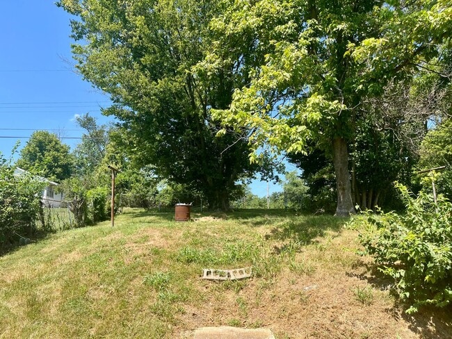 Building Photo - Three bedroom on golf course