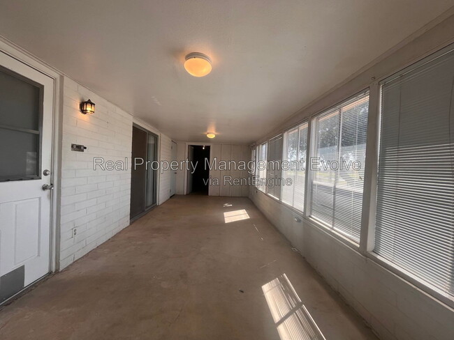 Building Photo - 12076 N Pebble Beach Dr