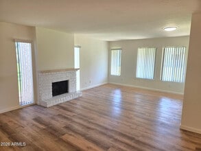 Building Photo - 7417 N Vía Camello Del Norte