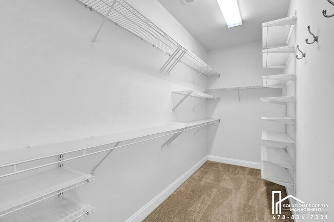 Building Photo - 5358 Manor View Dr NW
