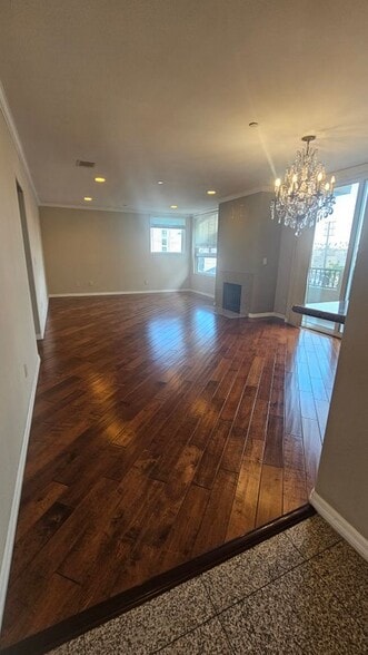 Building Photo - 1049 S Hobart Blvd