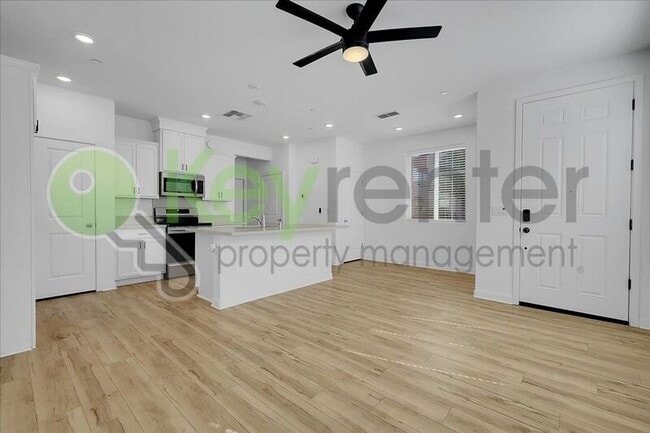 Building Photo - 5301 E Commerce Way