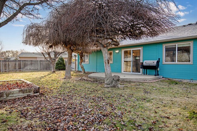 Building Photo - 7292 Newbrook Dr