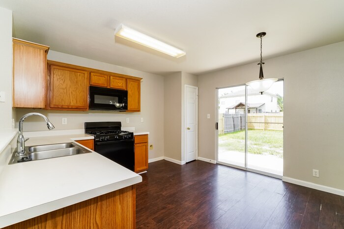 Building Photo - 8415 Chalk Hill Cove