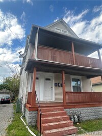 Building Photo - 138 Austin St
