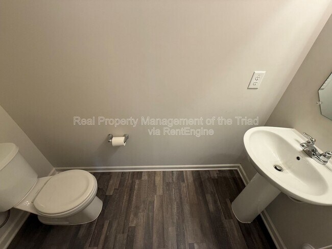 Building Photo - 3811 Bellingham Ct