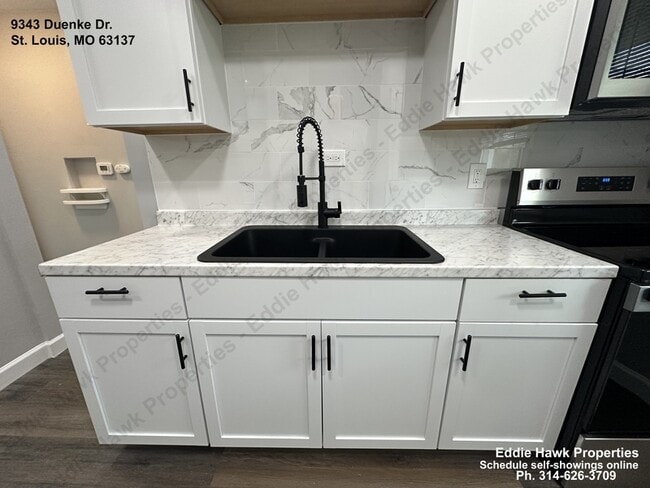 Building Photo - 9343 Duenke Dr