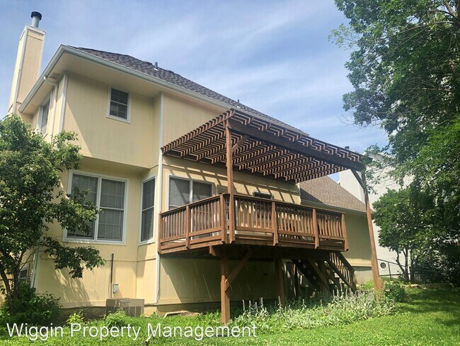 Building Photo - 4 br, 3.5 bath House - 709 Fawn Creek St