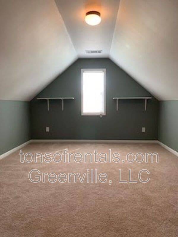Building Photo - 205 Silver Hawk Dr