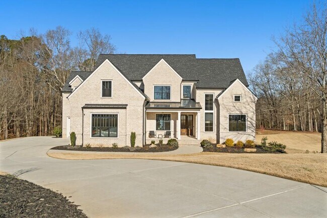 Building Photo - 568 Versailles Dr