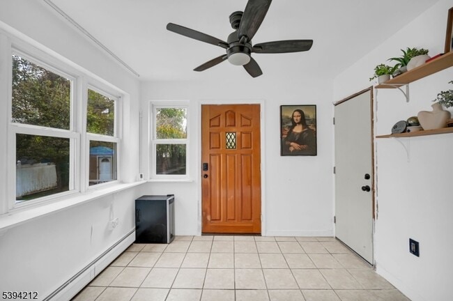 Building Photo - 328 Minute Arms Rd