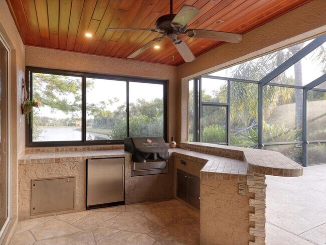 Building Photo - 16806 5th Terrace NE