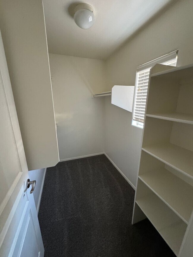 Building Photo - Beautiful 3 bedroom 2.5 bath home for Rent...