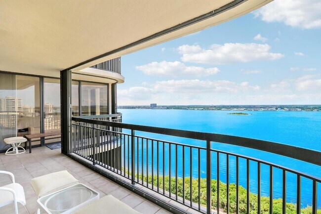 Building Photo - 5380 N Ocean Dr