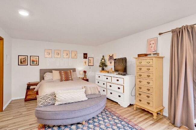 Building Photo - 11735 SW Butte Ln