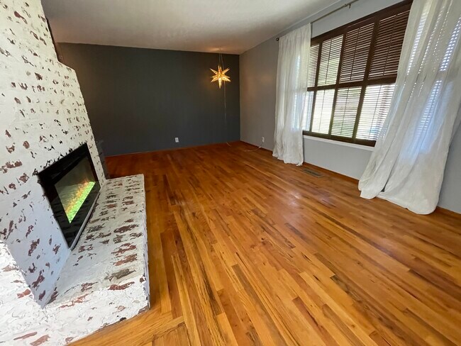 Building Photo - 1431 Muir Ave