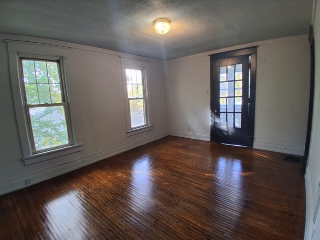 Building Photo - 503.5 Collett-