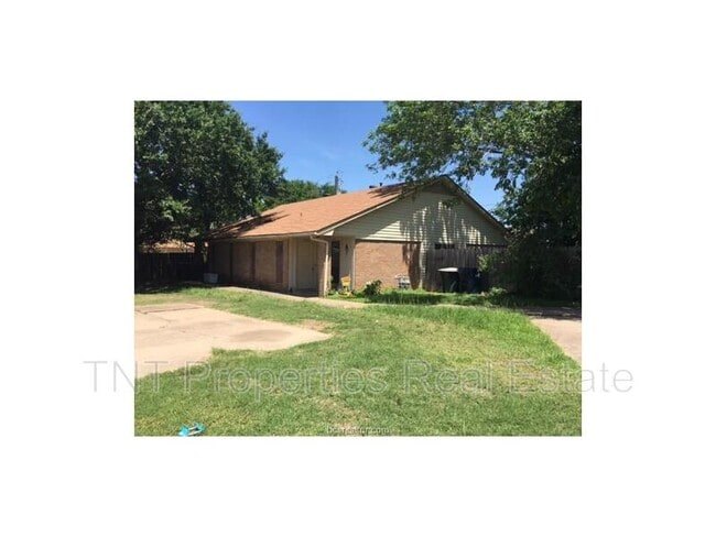 Primary Photo - 1417 Gramma Ct