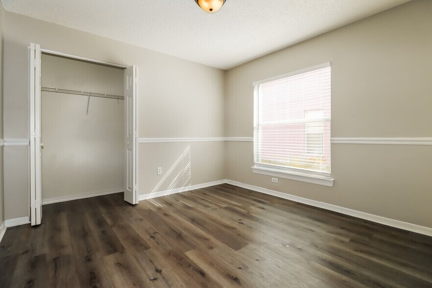 Building Photo - 1208 Sweet Gum Dr