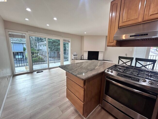 Building Photo - 3620 Walnut St