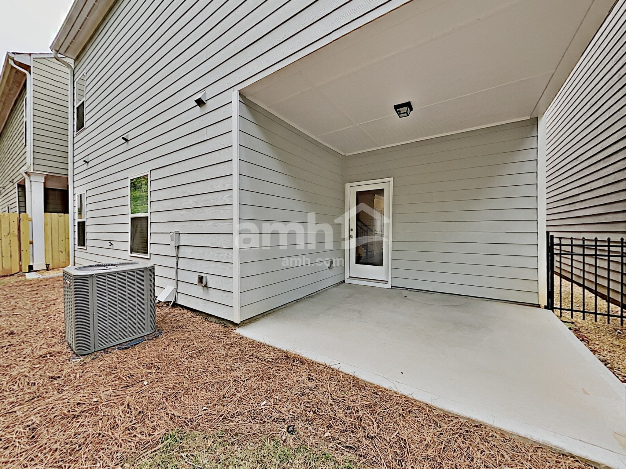 Building Photo - 105 Hickory Village Cir