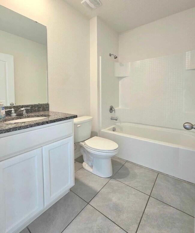 Building Photo - Spacious 5 bedroom/3 bathroom home in Riverstone Community, NOW AVAILABLE!