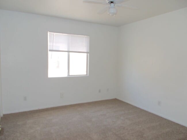 Building Photo - Beautiful 2 Story Home in Northwest!