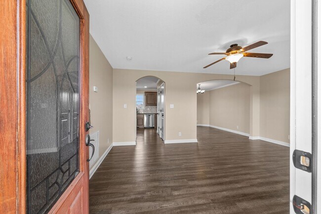 Building Photo - Spacious 4-Bedroom Home with Modern Upgrad...