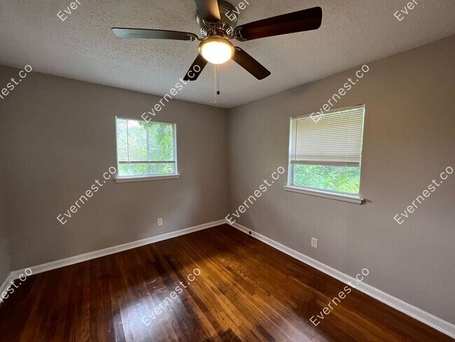 Building Photo - 5603 Bluebell Dr