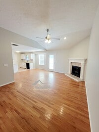 Building Photo - Location-Location; South West Springfield ...