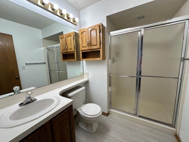 Building Photo - 8541 E Mount Vernon St