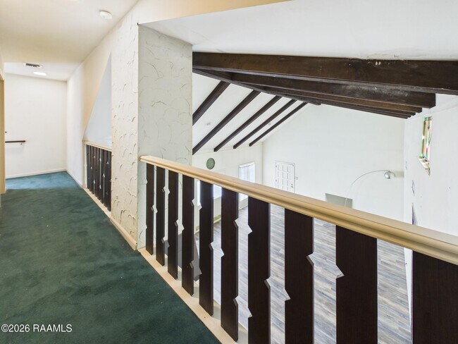 Building Photo - 100 Oak Coulee Dr