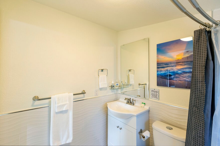 Building Photo - 3760 Frow Ave