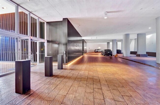 Building Photo - 50 Biscayne Blvd