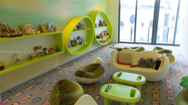 Building Photo - 501 NE 31st St