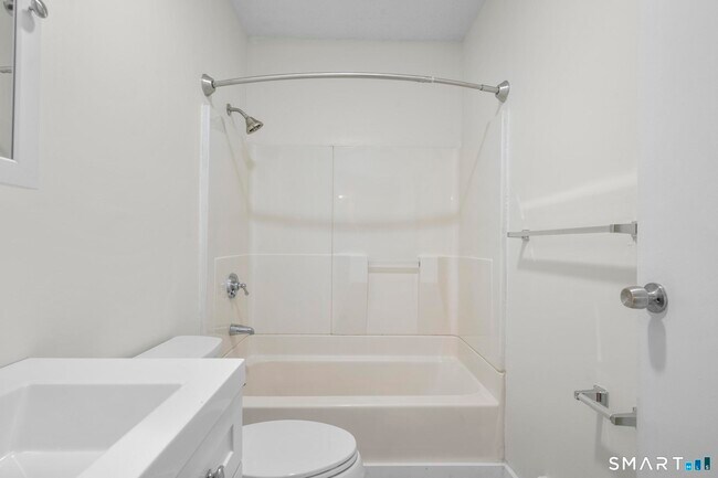 Building Photo - 18 Kelley St