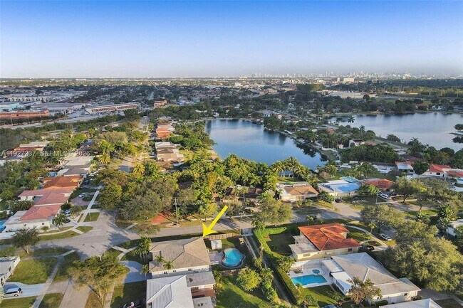 Building Photo - 1102 Meadow Lark Ave