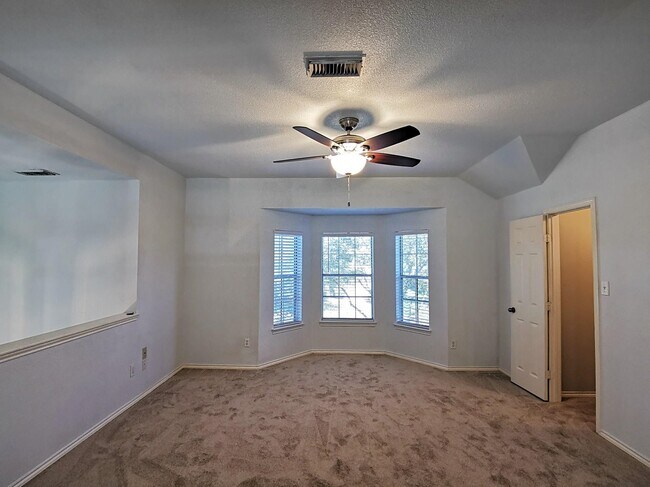 Building Photo - 3527 Hera Dr