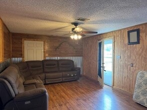 Building Photo - 9123 Stonewood Dr