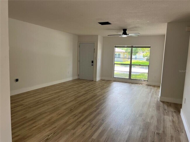 Building Photo - 5123 Brookside Ln