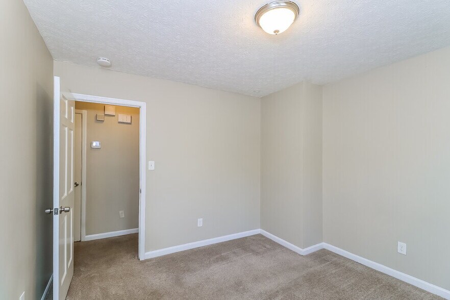 Building Photo - 1622 Blackwell Rd