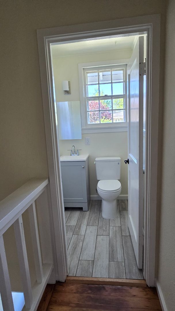 Building Photo - Newly renovated kitchen