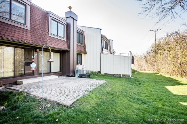 Building Photo - 14 Westwood Dr