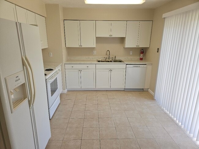 Building Photo - 1895 Big Oak Dr